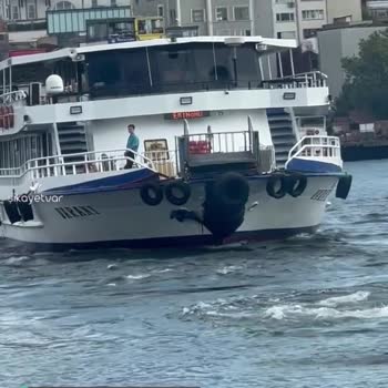 Turyol Eminönü-Karaköy Seferinde Gecikme Var