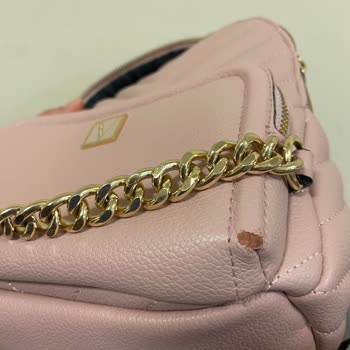 Erken Deri Soyulması Nedeniyle Victoria's Secret Çantasının Değişim Talebi