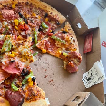 Domino’s Pizza’da Metal Tel Bulunması Ve Haksız Kola Ücreti Talebi