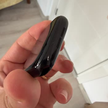 Apple Watch Jet Black Kaplama Sorunu Tekrarlanıyor, Gümüş Renk Değişimi Talebi