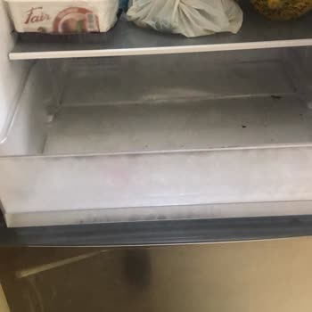 Teslimatında Ezik Ve Ana Kart Arızalı Buzdolabı İçin Değişim Talebi