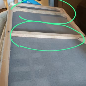 Alt Kısımda Kırılan Kalitesiz Tahta Parçaları Ve Ücretsiz Değişim Talebi