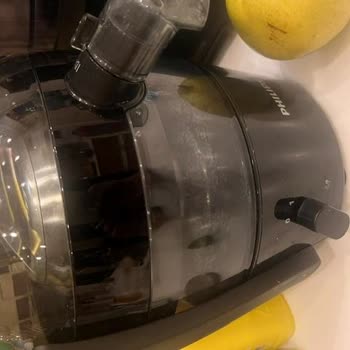 Philips Katı Meyve Sıkacağı Plastik Parçalarında Kalıcı Lekeler Ve Yanık Kokusu Garantide İade Reddi