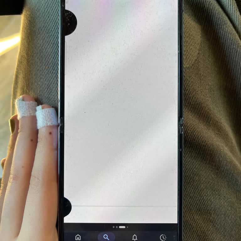 Samsung Z Flip 4 Ekran Arızası Tekrar Garanti Kapsamında Onarım Talebi