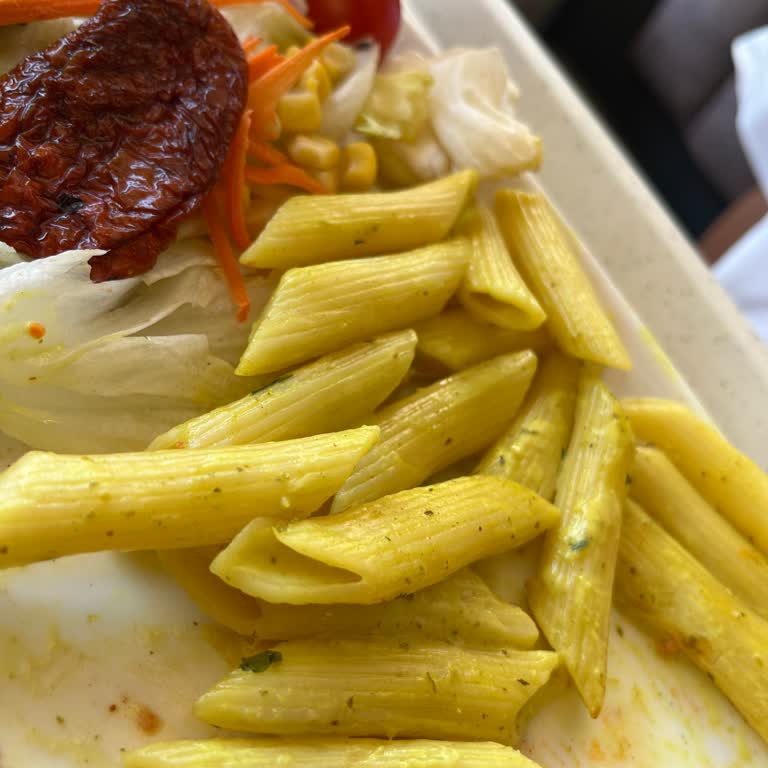 Soğuk Makarna Ve Sert Tavuk, Çocuklu Aileyi Hayal Kırıklığına Sürükledi