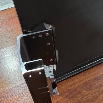 Gardırop Kapak Mekanizmasının Kendiliğinden Parçalanması Ve Hamilelik Döneminde Güvenlik Endişesi