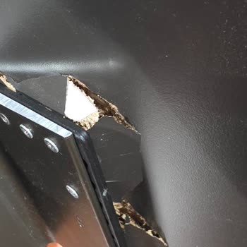 Gardırop Kapak Mekanizmasının Kendiliğinden Parçalanması Ve Hamilelik Döneminde Güvenlik Endişesi