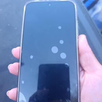 Fabrika Çıkışlı Filmli Oppo Reno 15 Pro’da Kısa Düşüşte Ekran Kırılması Ve Destek İstemi