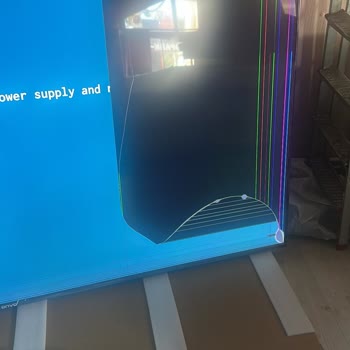 Kırık 100 İnç TV Değişim Reddi Ve Şube Müşteri Hizmetleri Cevapsızlığı