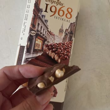 Son Tüketim Tarihi Geçmemiş Çikolata Bayat Ve Zehirli, Çocuğum Kusma Yaşadı