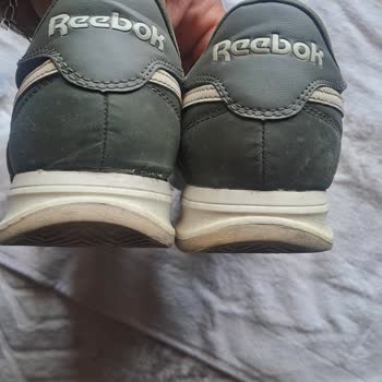Reebok Ayakkabımda Taban Açılması Ve Astar Yırtılması, Üretim Hatası İadesi Talebi