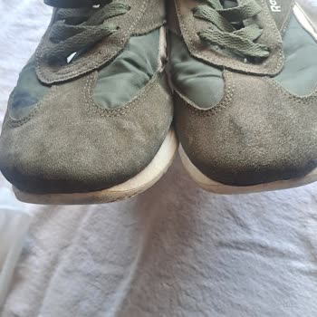 Reebok Ayakkabımda Taban Açılması Ve Astar Yırtılması, Üretim Hatası İadesi Talebi