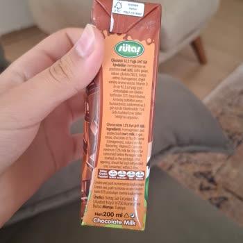İzmir Çiğli A101 Şubesinde Son Kullanma Tarihi Geçmiş Ve Hasarlı Süt Ürünleri Satışı