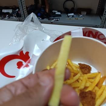 Kadıköy Zühtüpaşa Şubesinde Yakılmış Tavuk Ve Sert Patates İçin İade Talebi