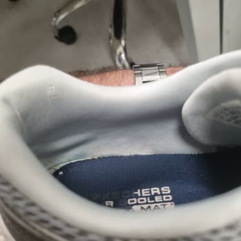 Skechers Spor Ayakkabıda İç Astarın Kısa Sürede Yırtılması Ve Değişim Talebi