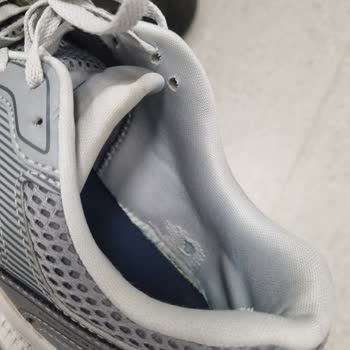 Skechers Spor Ayakkabıda İç Astarın Kısa Sürede Yırtılması Ve Değişim Talebi