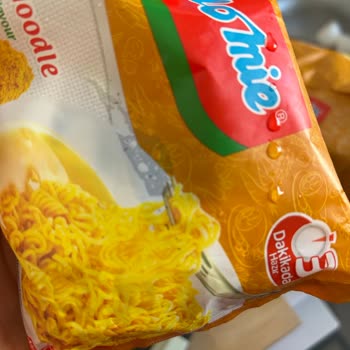 İndomie Noodle Paketi Üretim Hatası Ve Hijyen Endişesi