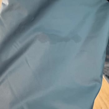Chaqueta con Manchas y Rechazo de Error de Usuario en The Moose Bay