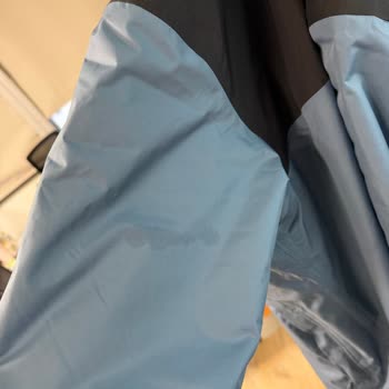 Chaqueta con Manchas y Rechazo de Error de Usuario en The Moose Bay