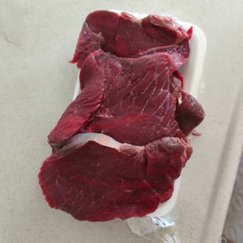Carrefour’da Dana But Biftekte Yanıltıcı Paketleme Ve Renk Farklılığı