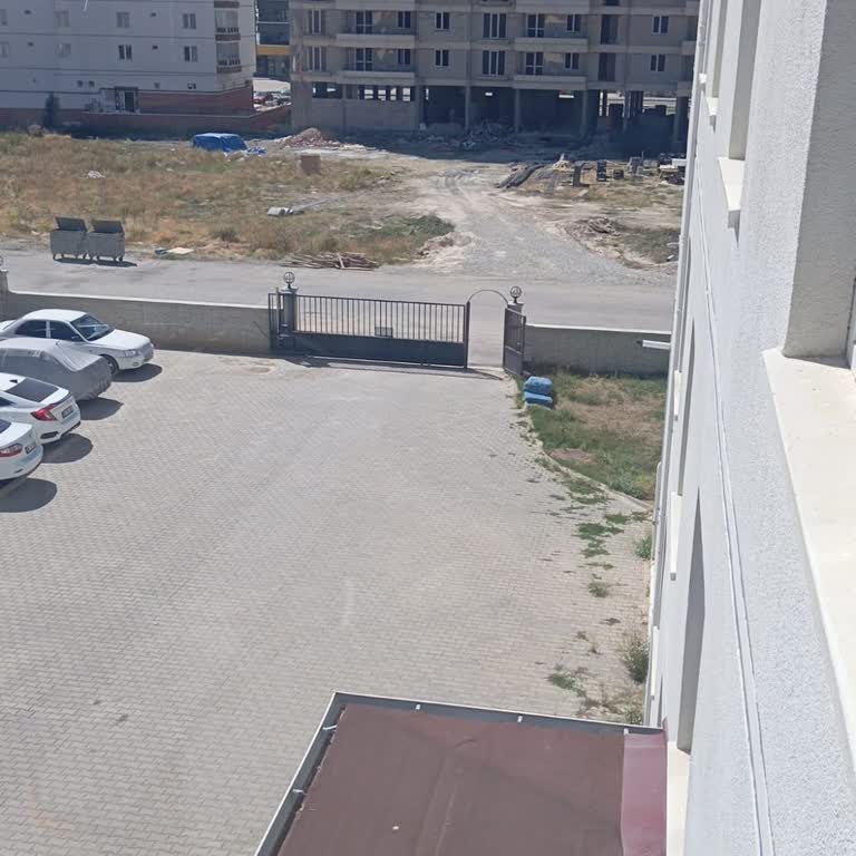 Kuryenin İsteği Görmezden Gelerek Paketi Kapı Dışına Bırakması