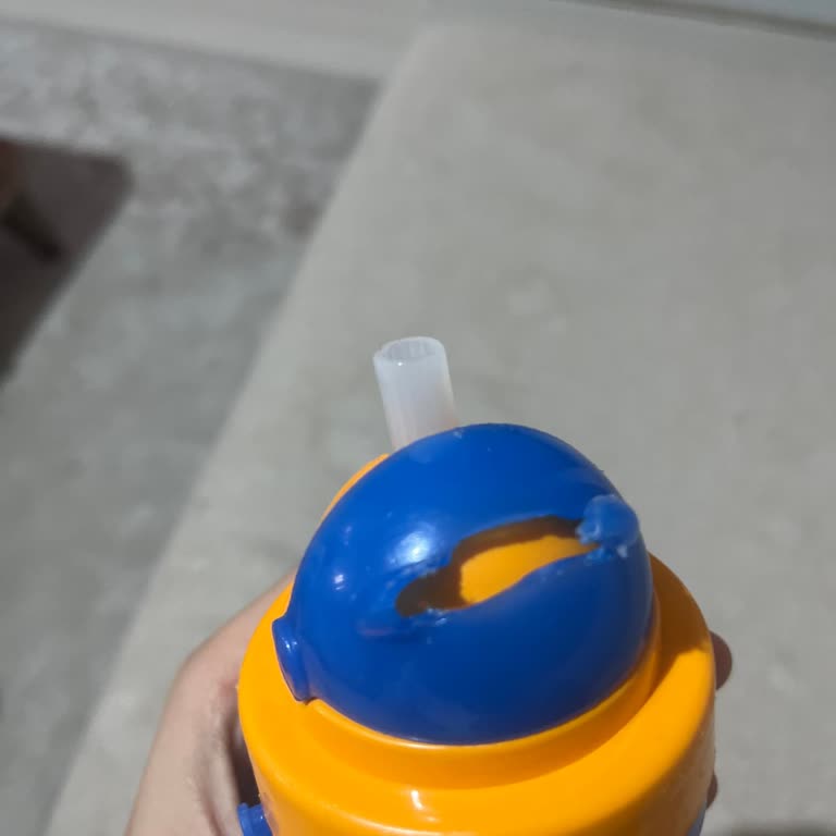 Wee Baby Pipetli Bardak Kapağı Hızla Kırılıyor, Ücretsiz Değişim Talebi