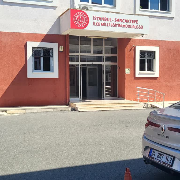 İlçe Milli Eğitim Müdürlüğü'nde Saygısız Tutum Ve Nakil Talebinin Gözden Kaçması
