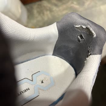 Under Armour Ayakkabısında Tekrarlayan Topuk Tabanı Açılma Sorunu