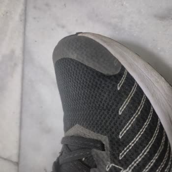 Nike Ayakkabılarda Erken Deformasyon Ve Mağazanın Reddi