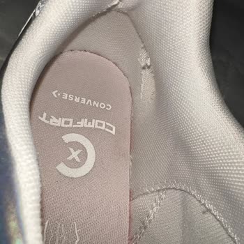 Converse Wave Motion Trainer Ayakkabısında Erken Yırtılma Ve Taban Deformasyonu