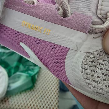 Nike Çocuk Ayakkabısında Kısa Sürede Ön Açılması Ve Logo Dökülmesi - Ücret İadesi Talebi
