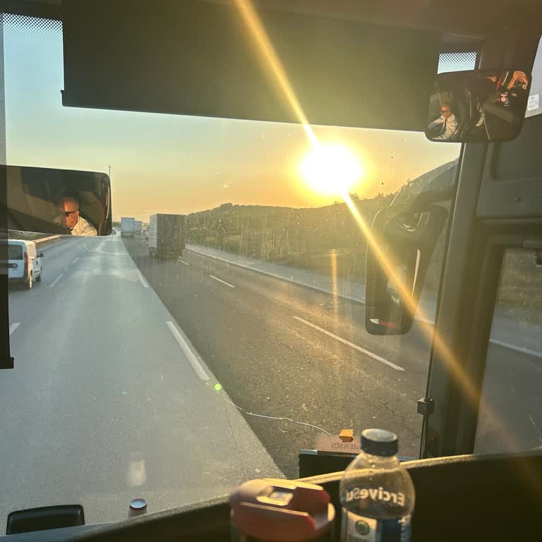 Muavinin Kaba Sözleri Ve Şoförün Yüksek Sesli Müziği Nedeniyle Şikayet