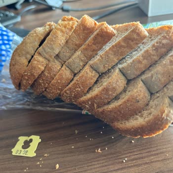 Son Kullanma Tarihi Geçmemiş Küflü UNO Tam Buğdaylı Ekmek