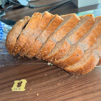 Son Kullanma Tarihi Geçmemiş Küflü UNO Tam Buğdaylı Ekmek