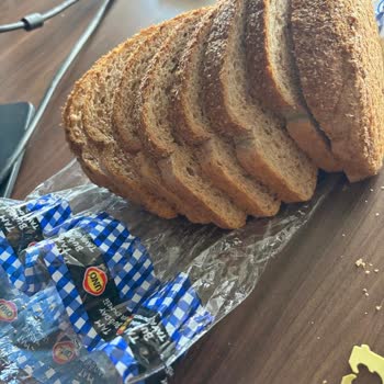 Son Kullanma Tarihi Geçmemiş Küflü UNO Tam Buğdaylı Ekmek