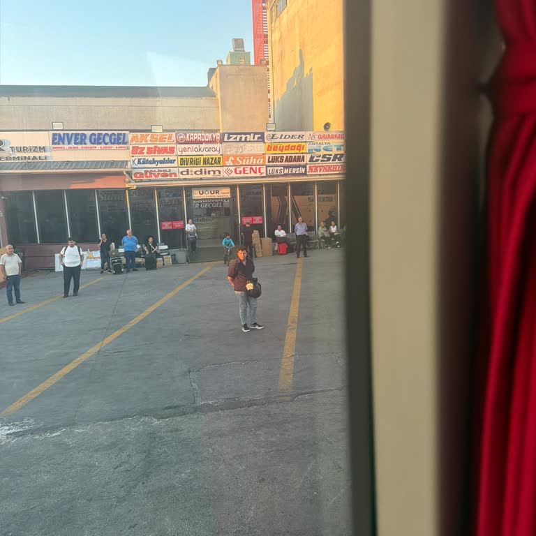 Durakta Kapıların Kapatılması Ve Yolcuların İndirilmemesi