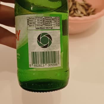 Kızılay Doğal Maden Suyunda Gazsız Şişeler Ve Tadı Yok