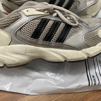 Adidas Mağazasında Üretim Hatası Şikayetinde Değişim Reddine Karşı Çözüm Talebi