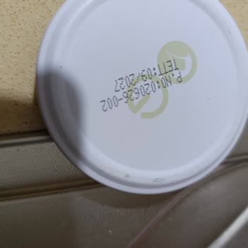Organik Bebek Muhallebisi İçinde Kurt Ve Solucan