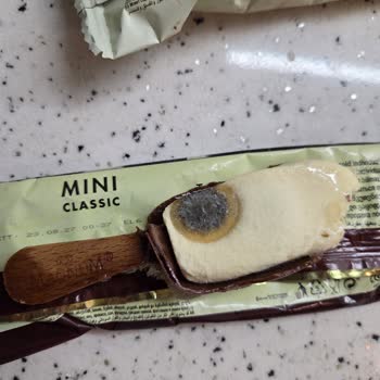 Küflü Algida Magnum Mini Dondurmalara İade Ve İnceleme Talebi