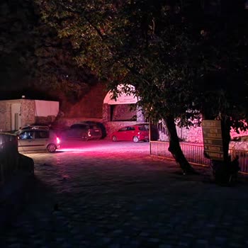 Yahyalı Belediyesinin Şelalesinde Ücretli Girişe Rağmen Aydınlatma Yok Ve Bakımsız Alanlar