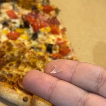 Pizza Siparişimde Keskin Plastik Parça Çıktı