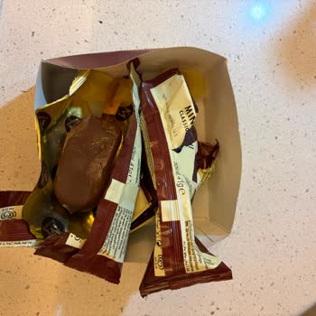 Ambalajı Yırtılmış Mini Magnum Classic Ürünü İçin Gıda Güvenliği Endişesi Ve İade Talebi