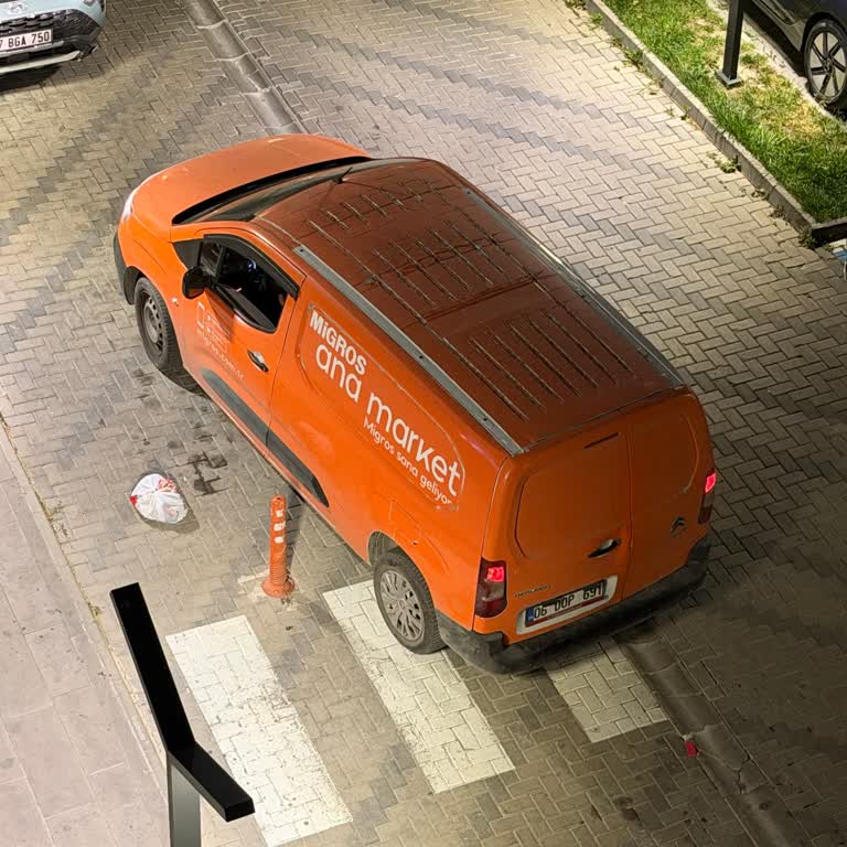 Kuryenin Saygısız Davranışı Ve Teslimat Sorunu Üzerine İade Talebi