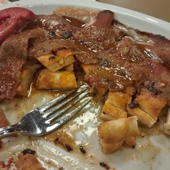 Yanıltıcı Fiyat Bilgilendirmesi Ve Yanmış Tereyağı Nedeniyle Kötü Restoran Deneyimi