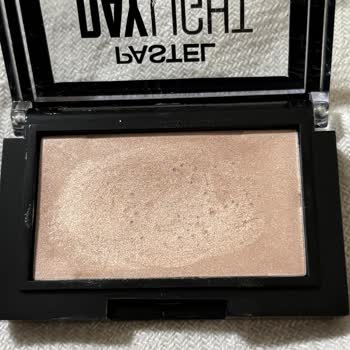 Pastel Highlighter’da Siyah Tanecikler Ve Hijyen Endişesi