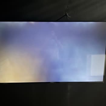 BİM Diyarbakır'dan Alınan LG Televizyonda Işık Sızması Normal Denildi Değişim Talebi