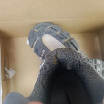 Nike Ayakkabısında Erken Yırtılma Ve Kullanıcı Hatası Değerlendirmesi