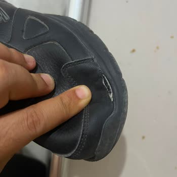 Skechers Ayakkabısında Hızlı Yırtılma Ve Mağaza Destek Eksikliği