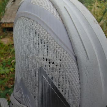 Deforme Olan Adidas Ayakkabıda Kullanıcı Hatası İddiası Ve Açıklama Talebi